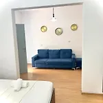 Hotel Myslym Shyri 3*