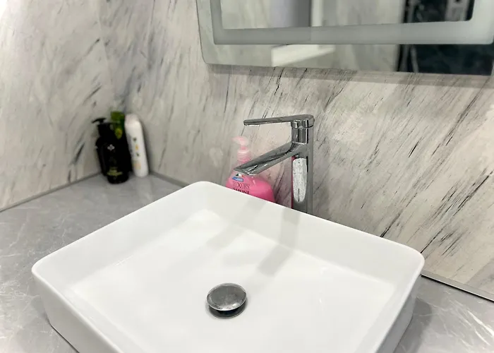 Myslym Shyri 티라나