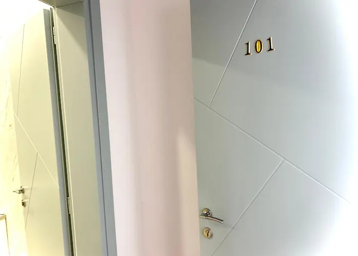 Myslym Shyri 3* 티라나