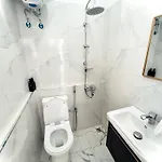 Otel Myslym Shyri