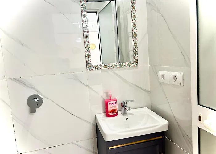 Hotel Myslym Shyri 3*